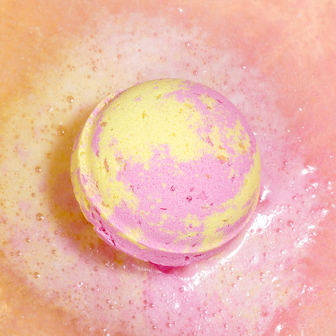 Bath_Bomb_Fruit_Smoothie_1080x1080_fabc44d4-83d8-4f5d-a3f3-89d6b6a231eb.gif