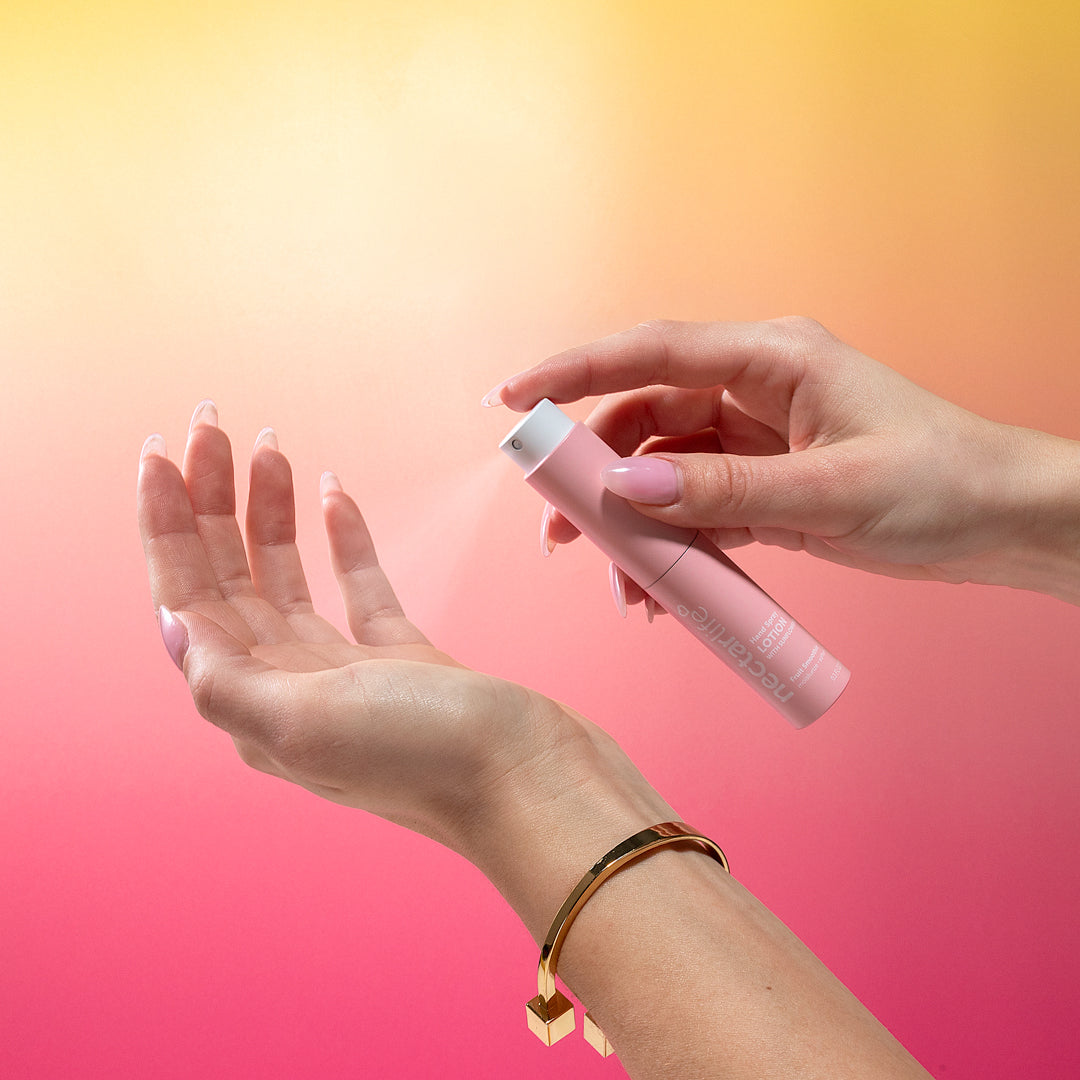 Hand_Spray_Lifestyle_In_Use_Fruit_Smoothie_1080x1080_a941f166-64b9-4ac4-84d5-bf1df15939bc.jpg